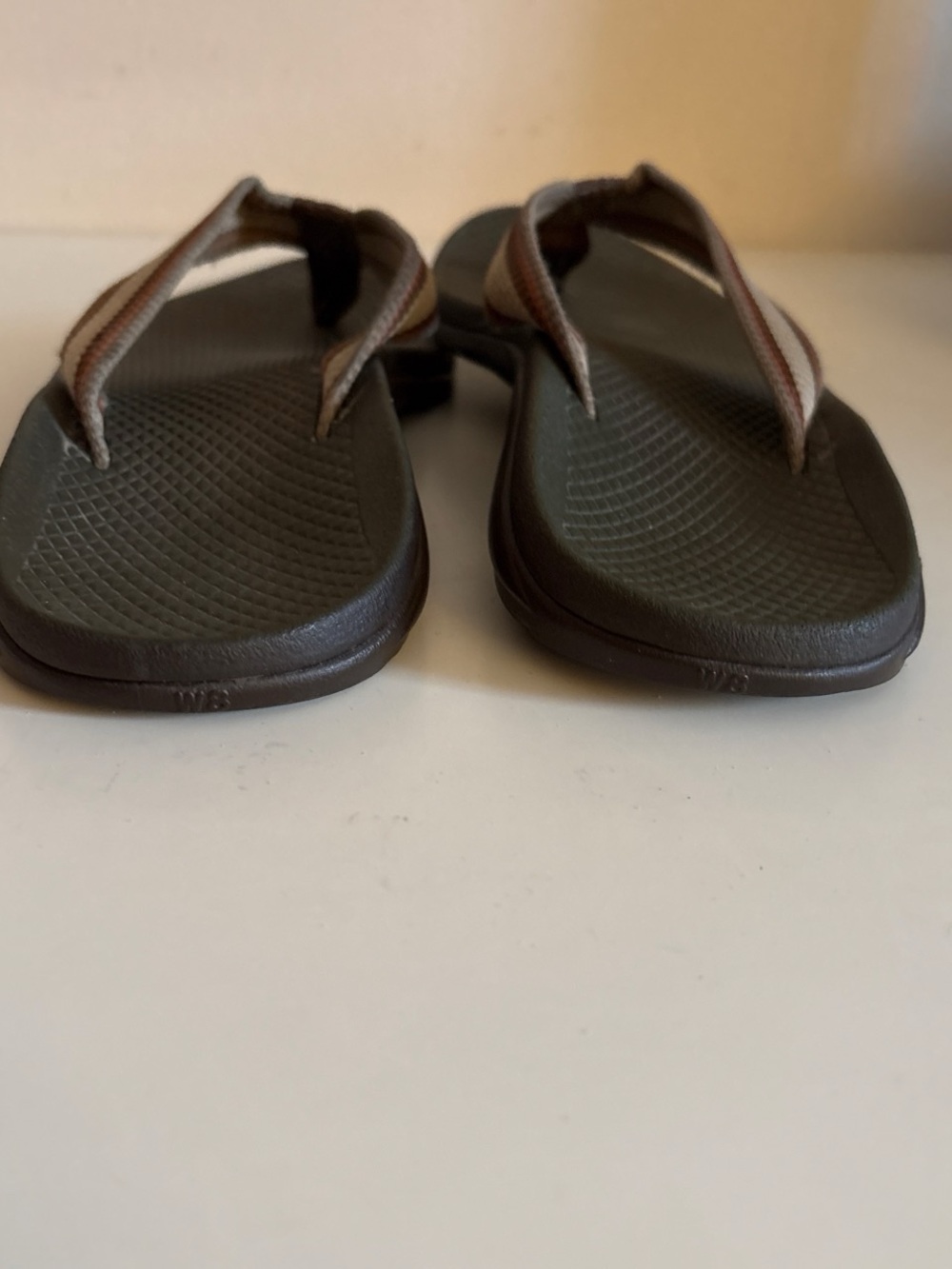 Chaco Brown Flip Flop Sandals with Striped Webbing 7 w - Picture 3 of 6